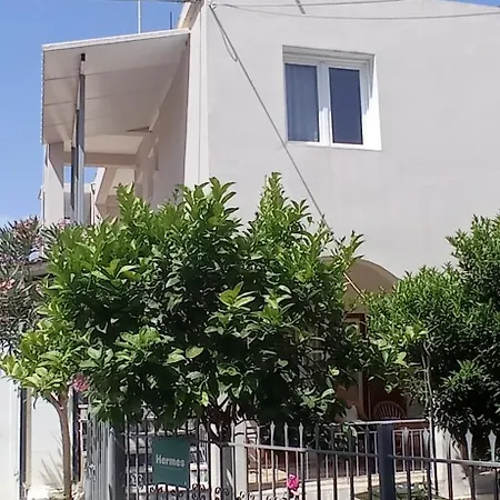 Hermes Comfort Apartment *